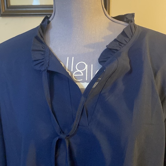 ❤️ NWOT Boho Blue Blouse with embroidered flowers ❤️ - Picture 3 of 5